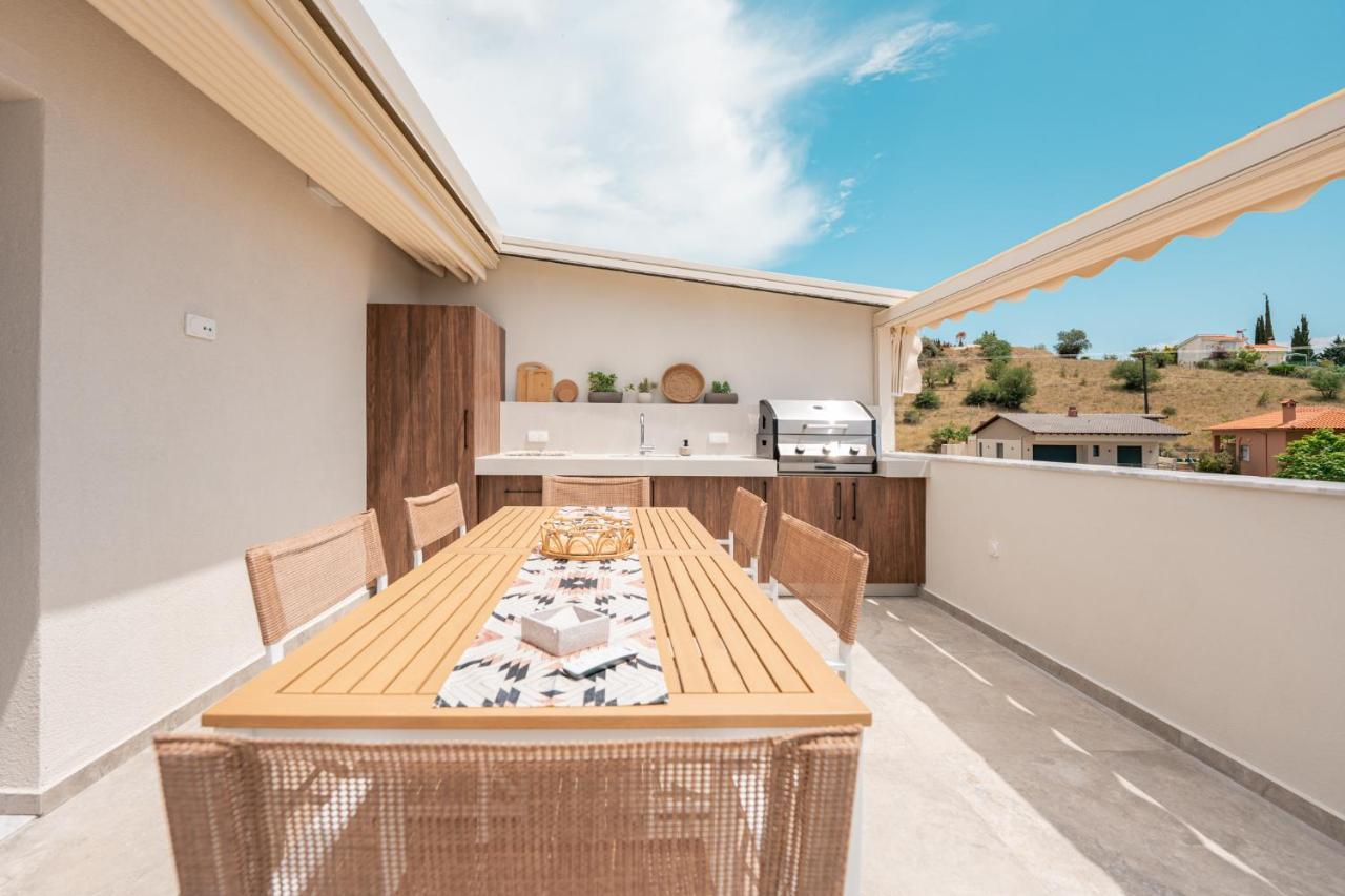Holiday home Tris *